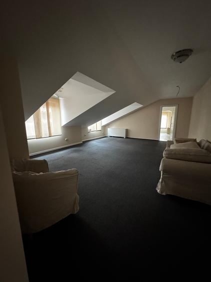 Vila independenta, locuri de parcare, nou renovata ideal pentru birouri sediu