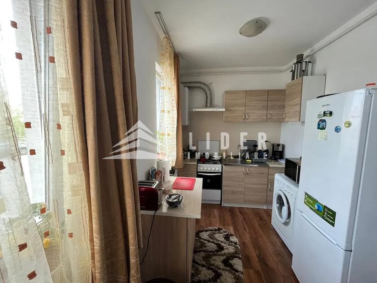 Se inchiriaza apartament living cu bucatarie, dormitor zona Grand Hotel Italia