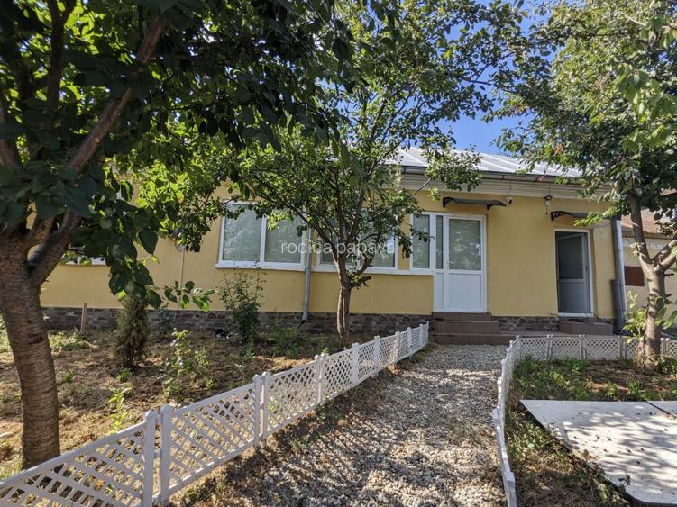 Proprietar,casa renovata ,teren 2000 mp deschidere 113 m,Farcasele Olt - 3