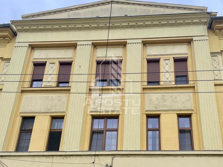 Apartament 3 camere, curte cu acces auto, ULTRACENTRAL
