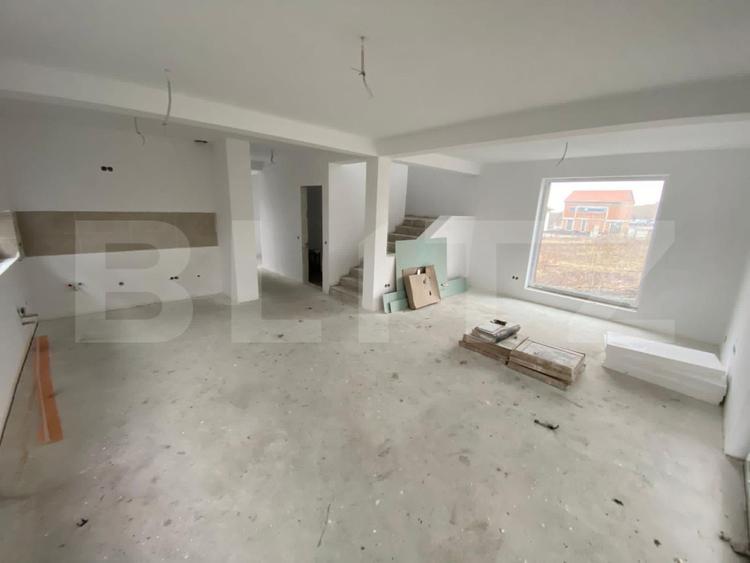 Casa individuala CF, 4 camere, 136mp, teren 700mp cu view la intrare Chinteni