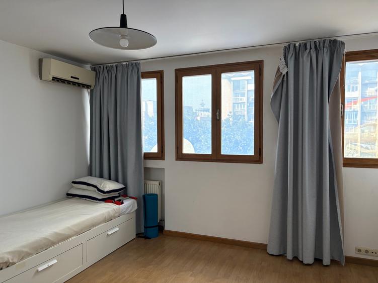 Magheru, ap. 3 camere, 75mp utili, et.5, mobilat, centrala proprie, 550Euro/luna