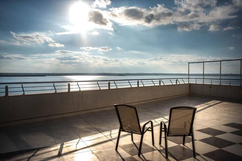 Penthouse 4camere,terasa cu vedere la lac,parcare,gaze,termen lung cu decontare