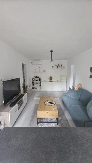 Apartament 2 camere, semidecomandat, 55 mp, ac, balcon, Alexandru Obregia