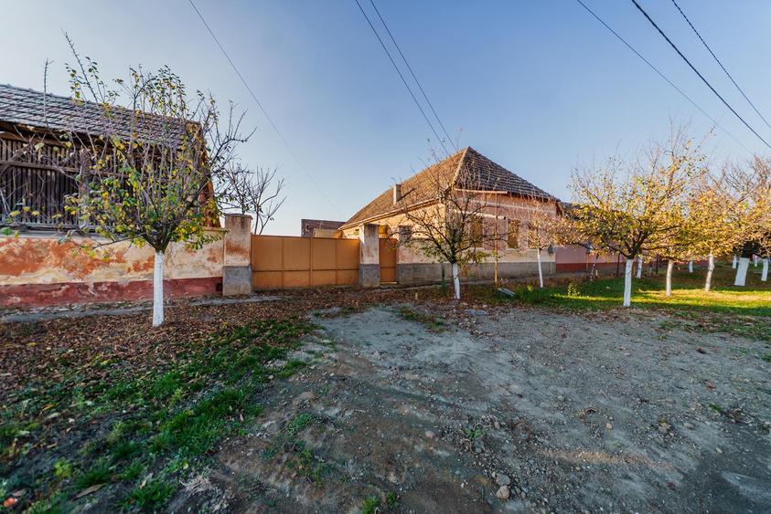 Casă de vânzare 2189mp - Seitin, judetul Arad