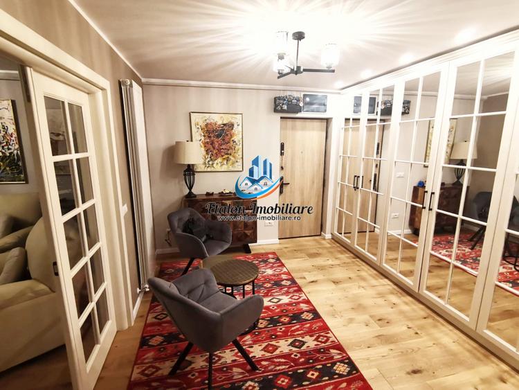 Apartament 3 camere semidecomandat, etaj 9, zona Spital