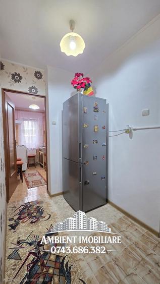 Apartament cu 3 camere, etaj 4, NEMOBILAT, zona CENTRU;
