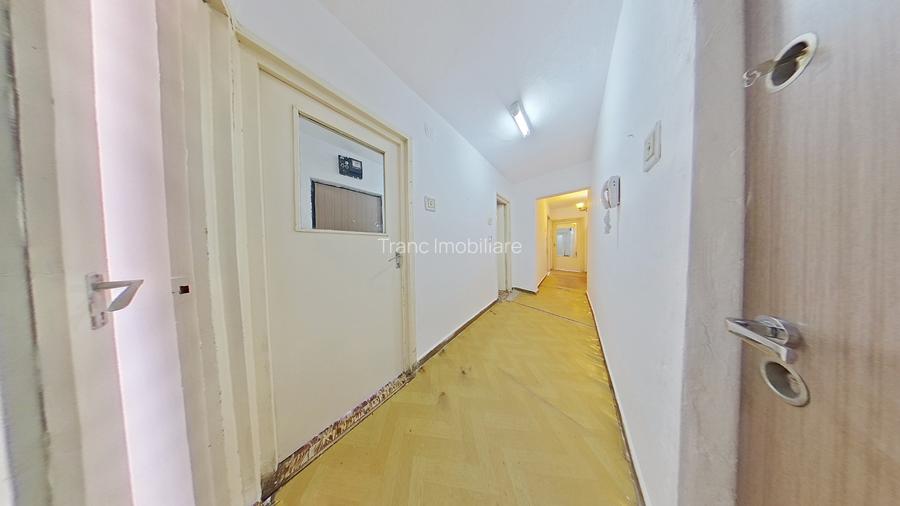 Apartament spatios cu 3 camere de vanzare - Aurel Vlaicu, Arad - 2