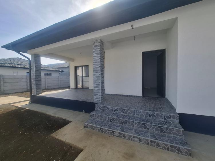 Casa 3 camere/Țegheș/ Individuala la Cheie
