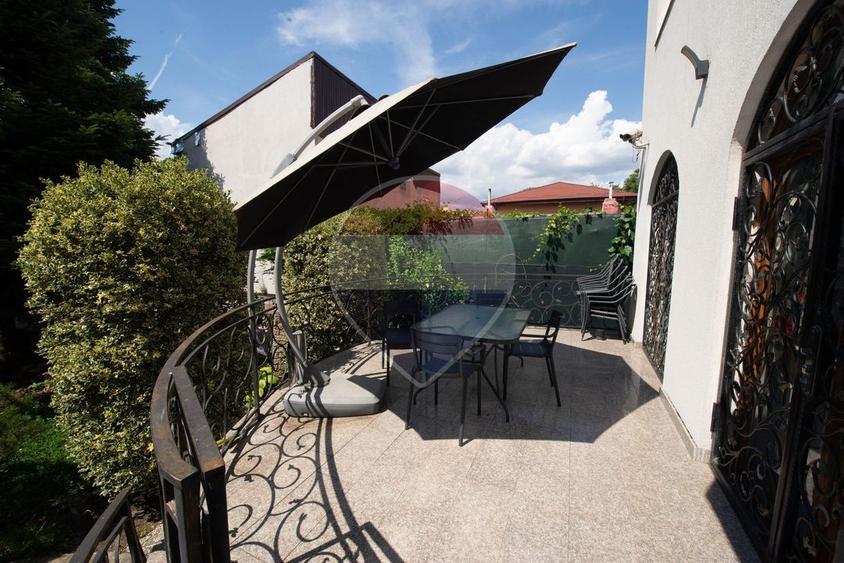 Apartament cu 4 camere 169mp, parter si teren 175mp, în zona Grivita