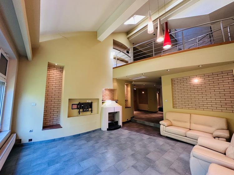 SUPER PROPIETATE LA PADURE ROSU, vila superba 709 mp, 1213 mp teren, piscina !