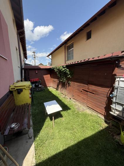 Casa alipită, 208mp utili, 304mp teren, zona PETROM, Baciu