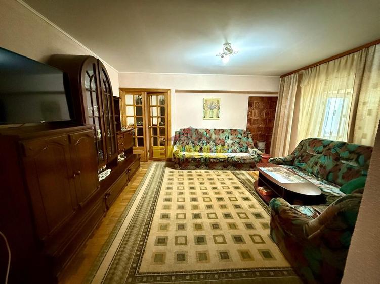 VÂNZARE APARTAMENT 3 CAMERE – ZONA MALL