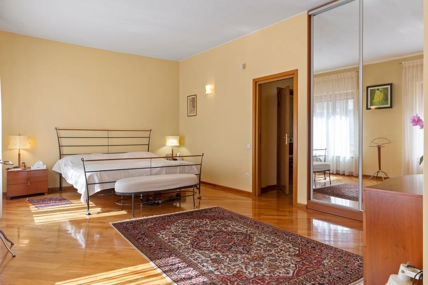 Apartament in vila Capitale plus demisol