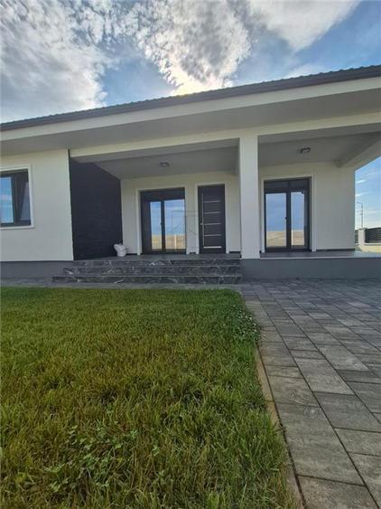 Casa individuala superba - zona linistita - bucatarie inchisa- finisaje premium