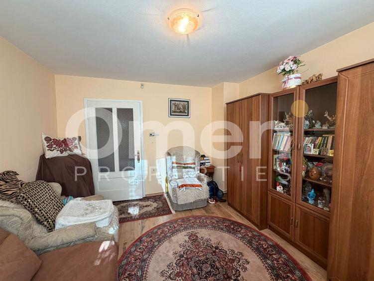 Casa cu piscina de vanzare, cu 6 ari de teren, Unguras