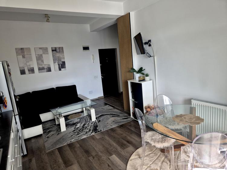 Apartament 2 camere de vânzare în Centru, str. Traian | terasă 50 mp + parcare