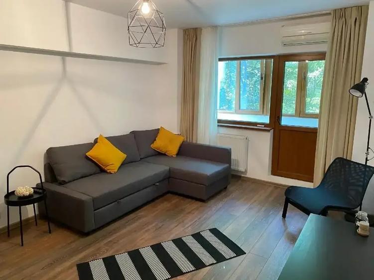 PANDURI, IONITA CEGAN, RENOVAT, ETAJ 2/8, BLOC 1988