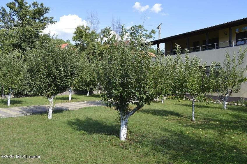 Titesti - Casa la Cheie D+P+M, 254 Mp, Teren 1130 Mp - 2