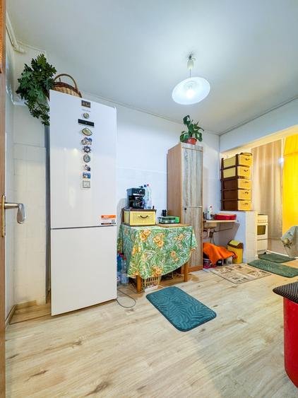 Vand apartament 3 camere Piata Centrala Deva