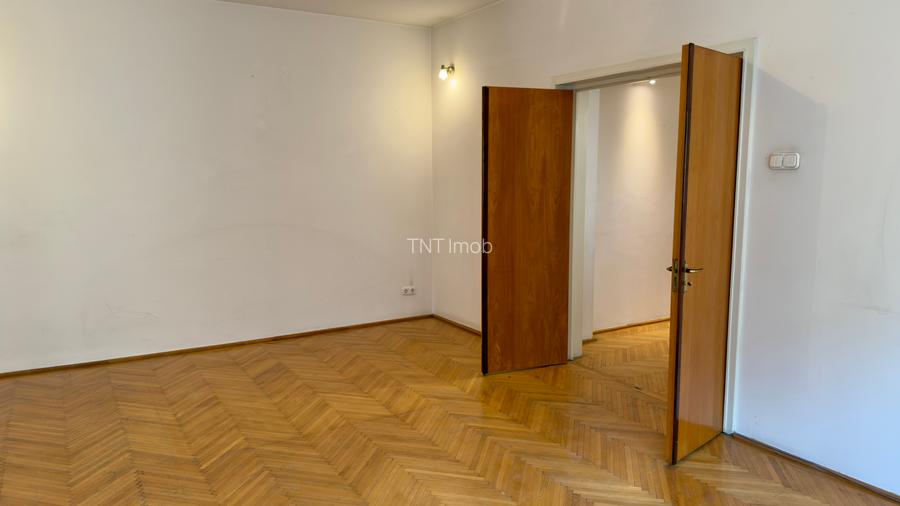 Apartament 4 camere Victoriei, centrala proprie, boxa, garaj, comision 0 ! - 50