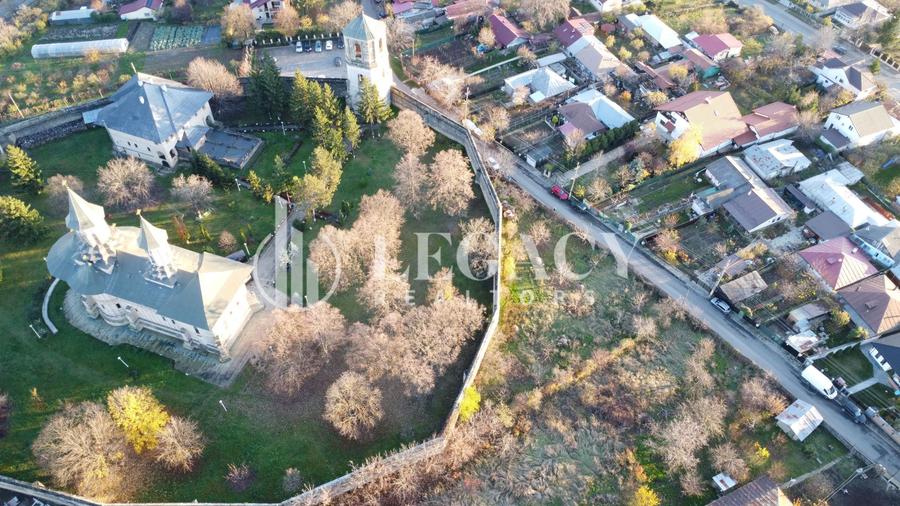 Teren intravilan lângă Mănăstirea Galata – Pret excelent, PUZ în curs