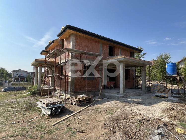 De vanzare vila individuala 6 camere finisaje premium zona Laguna Albastra
