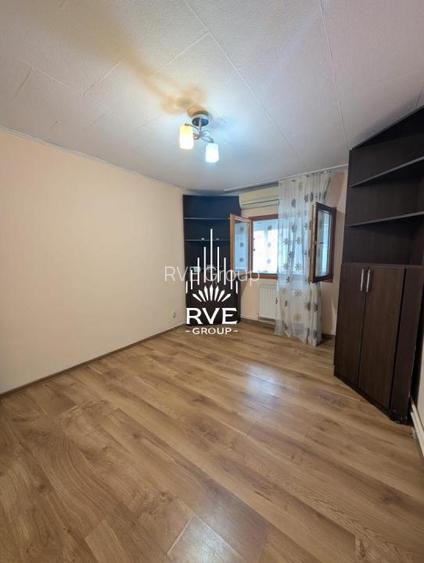 Gars (an 1981, centrala proprie, bloc 4 etaje)-300 m. metrou Lujerului - 7