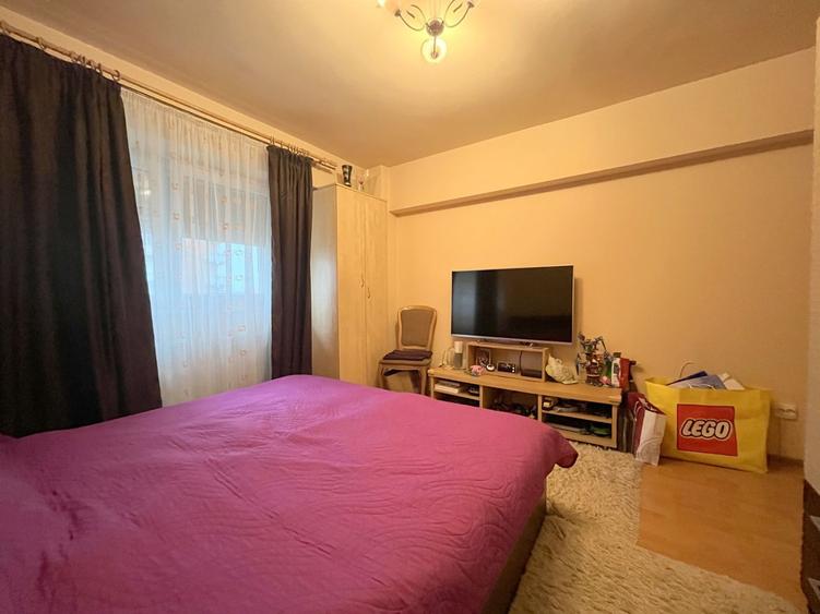Apartament 4 camere, Zona Simion Barnutiu