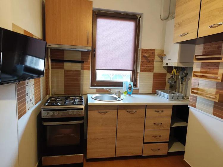 Garsoniera, decomandata, 37 mp, centrala proprie, ac, metrou, Bucurestii Noi