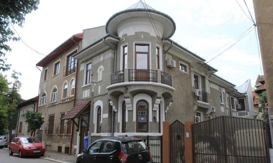 Sediul Companiei Tale Într-o Vilă Istorică | 16 Camere, Renovare Premium 2026