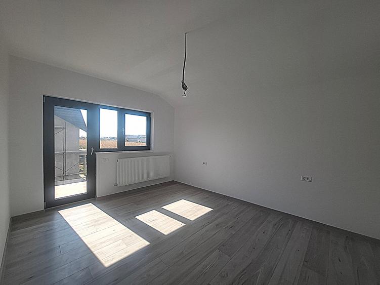 Vand Casa Noua Moderna P+1E, Finisaje Premium, 5 Camere, Curte 400mp