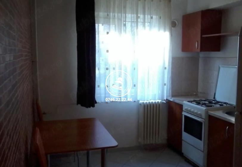 Garsoniera in zona Podu Ros