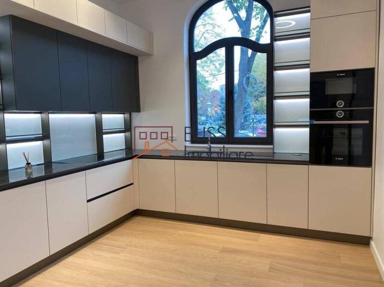 Vilă Spectaculoasă Complet Renovată cu Grădina Privată