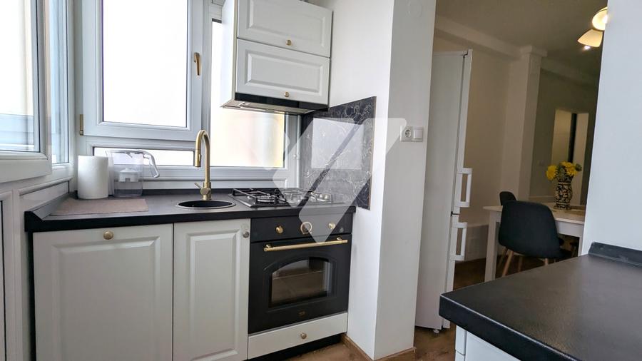 Apartament 3 camere, decomandat, proaspăt renovat la prima închiriere - Central