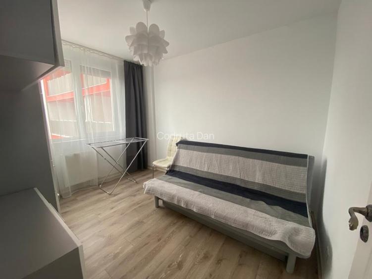 INCHIRIEZ APARTAMENT CU 3 CAMERE, ZONA MICALACA
