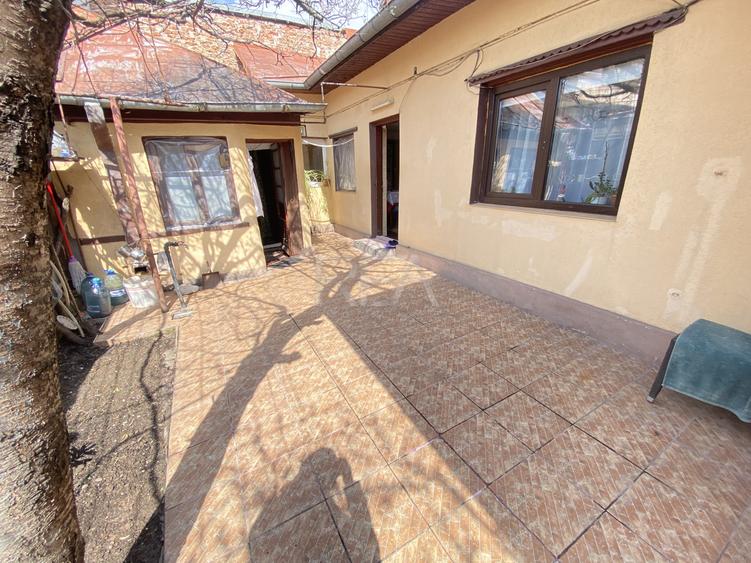 Casa cu Garaj- Zona Teius