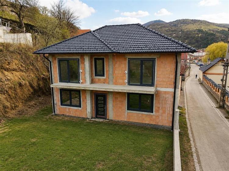 Casa moderna noua de vanzare in Sadu