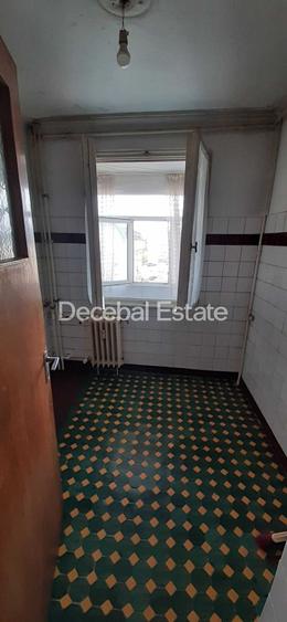 Metrou Titan 3 camere decomandat etaj intermediar bloc reabilitat