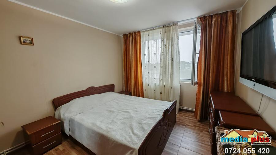 Apartament cu 3 camere decomandat de vânzare – Str. Domnească,
