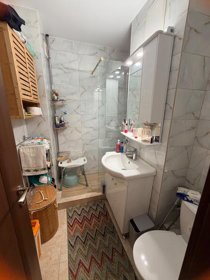 Apartament cu 3 camere decomandat Alexandru cel Bun