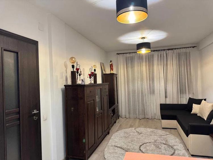 Apartament cu o camera, decomandat, balcon, zona ANL