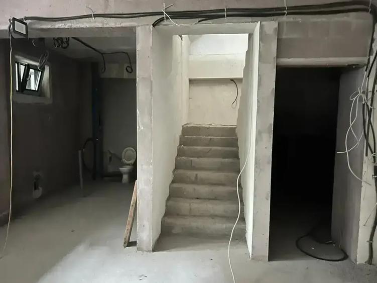 Cladire de vanzare Birouri - Comercial - Air B&B 700 m Metrou Iancului