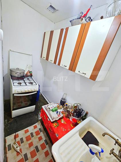 Casă cu 2 camere, curte proprie și garaj - 4