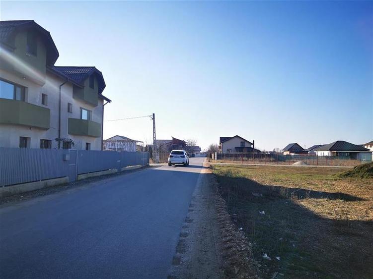 Loturi de vanzare 470 mp comuna Berceni - drum asfaltat, utilitati - 6
