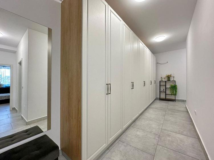 Apartament de 3 camere în Tractorul – Terasă 50 mp, Parcare Subterană