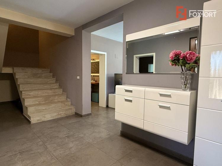 COMISION 0% Casa individuala cu 8 camere, de vanzare in zona Mehala