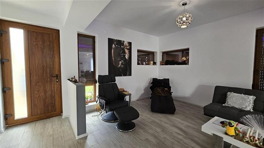 CASA INDIVIDUALA MODERNA MOBILATA - UTILATA IN DUMBRAVITA - CORA