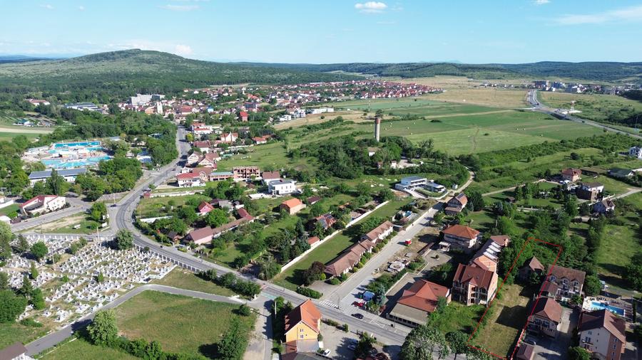 Casa si teren de vanzare, la 400 m de Aqua Park, Baile 1 Mai