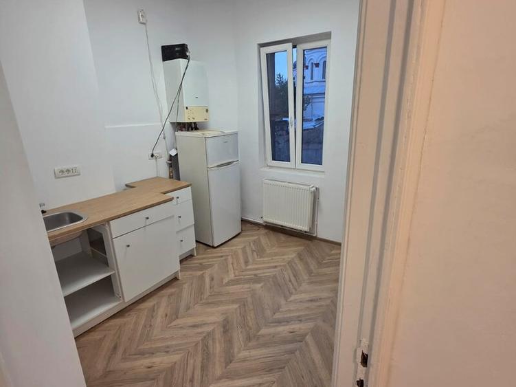 Spatiu inchiriat | 3 Camere Decomandat | Unirii | Centrala Proprie